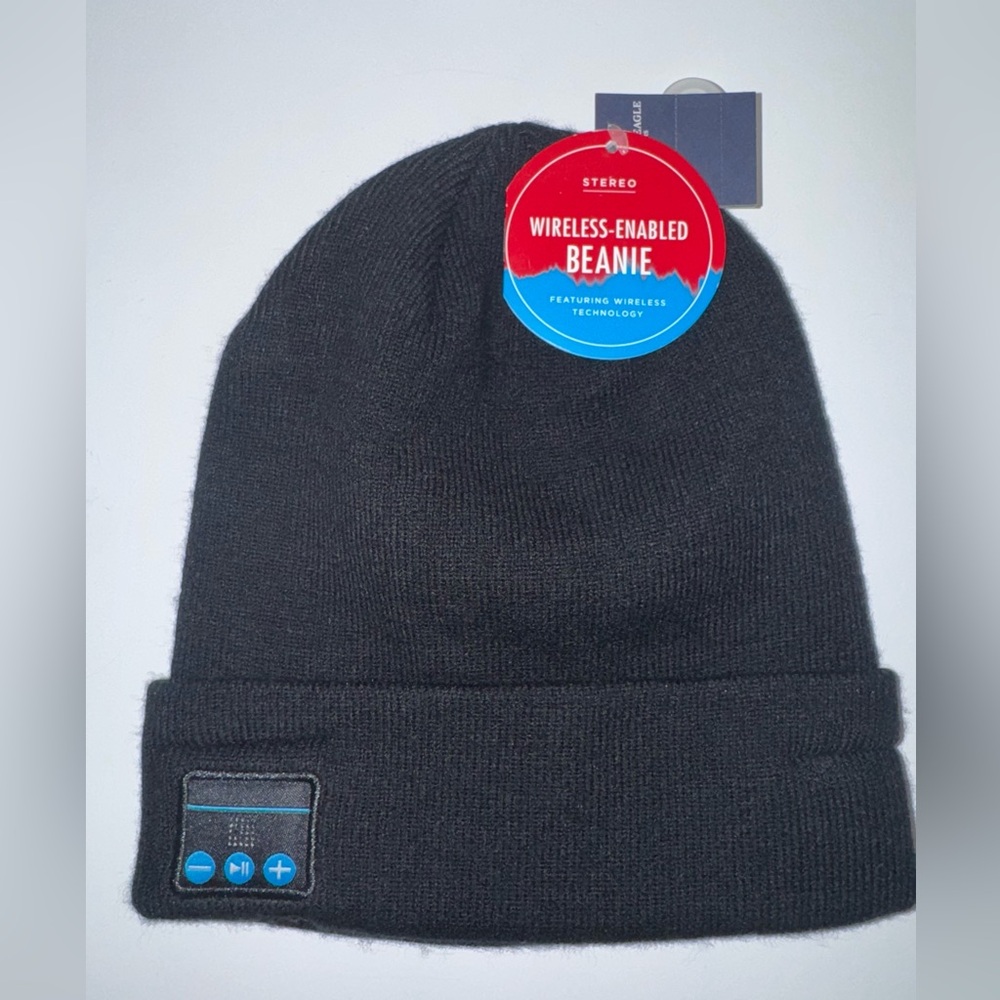 American Eagle Wireless-Enabled Cuffed Black Beanie